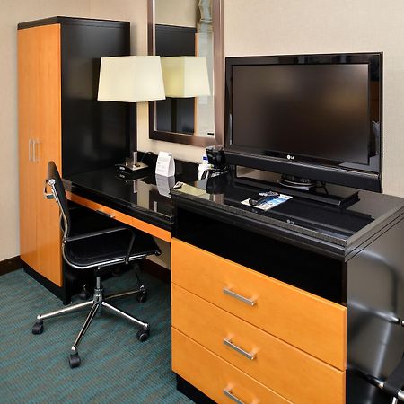 Holiday Inn Express Kennedy Airport, An Ihg Hotel New York Ngoại thất bức ảnh