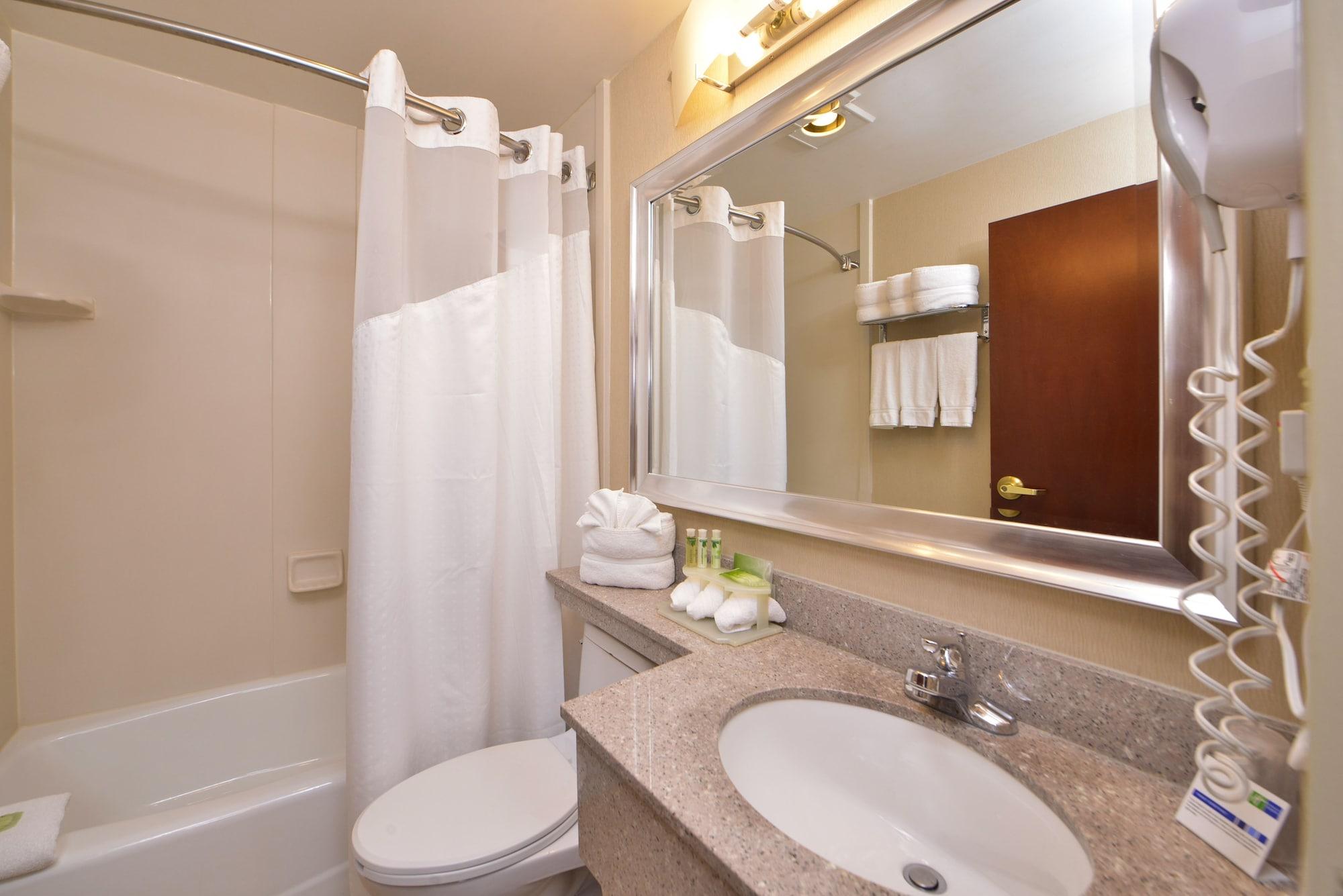 Holiday Inn Express Kennedy Airport, An Ihg Hotel New York Ngoại thất bức ảnh
