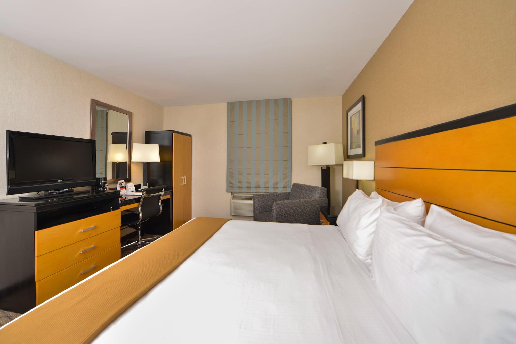 Holiday Inn Express Kennedy Airport, An Ihg Hotel New York Ngoại thất bức ảnh