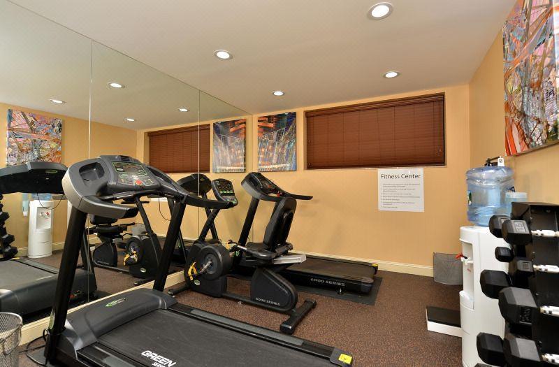 Holiday Inn Express Kennedy Airport, An Ihg Hotel New York Ngoại thất bức ảnh