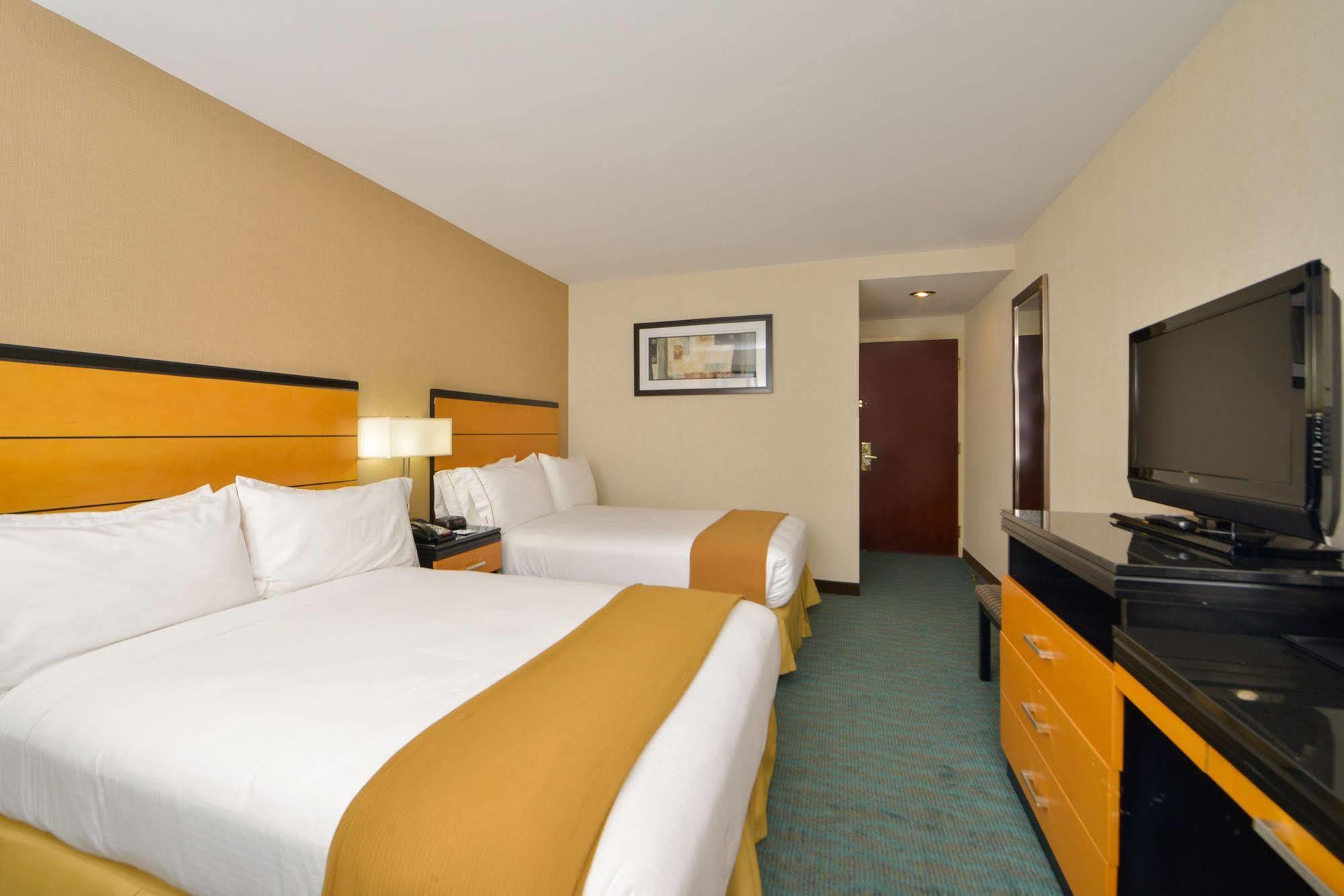 Holiday Inn Express Kennedy Airport, An Ihg Hotel New York Ngoại thất bức ảnh