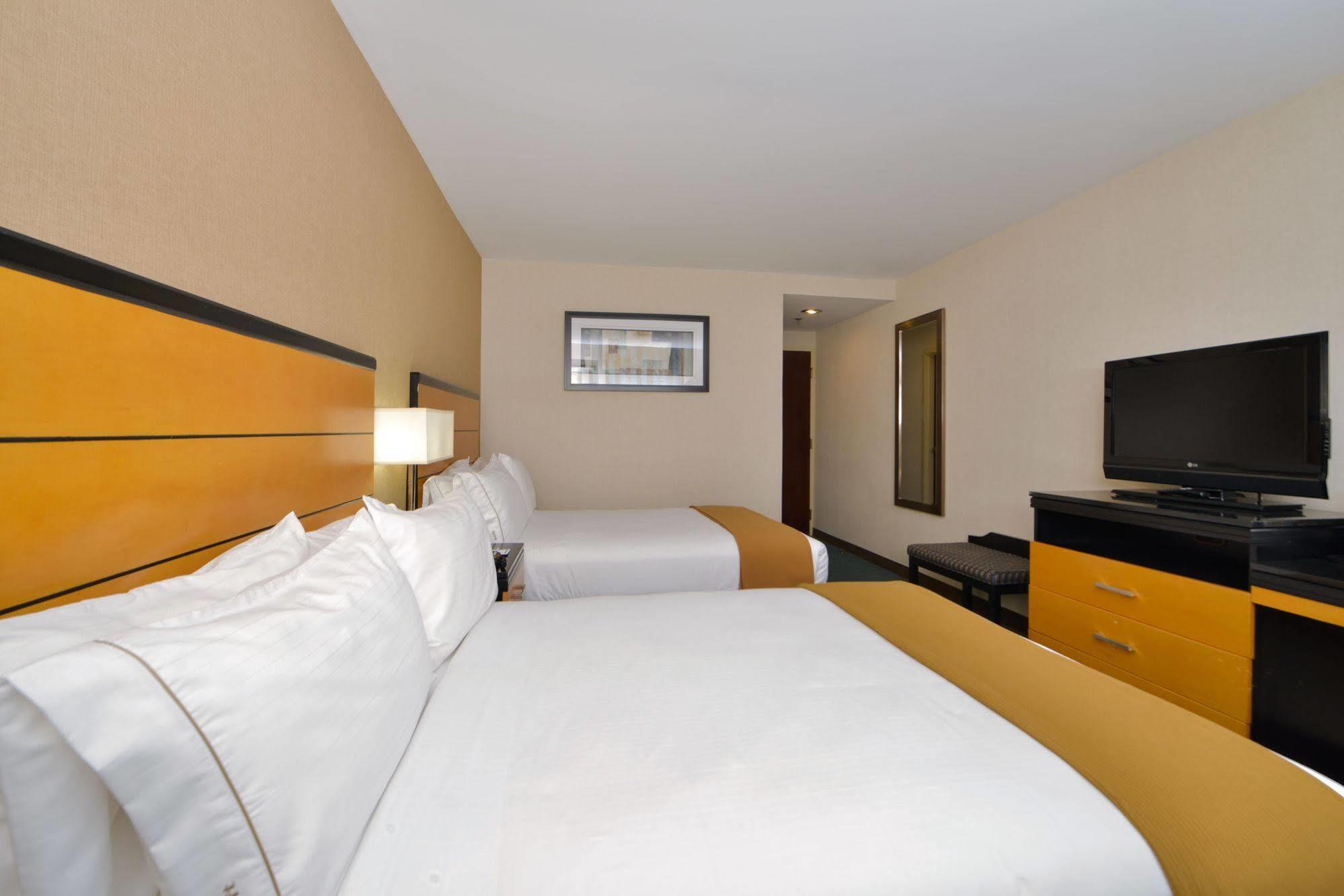 Holiday Inn Express Kennedy Airport, An Ihg Hotel New York Ngoại thất bức ảnh